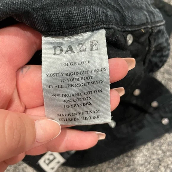 SOLD✨ DAZE vintage Denim shorts - Picture 7 of 7